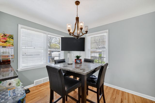 2306 48th Place, Des Moines, IA 50310
