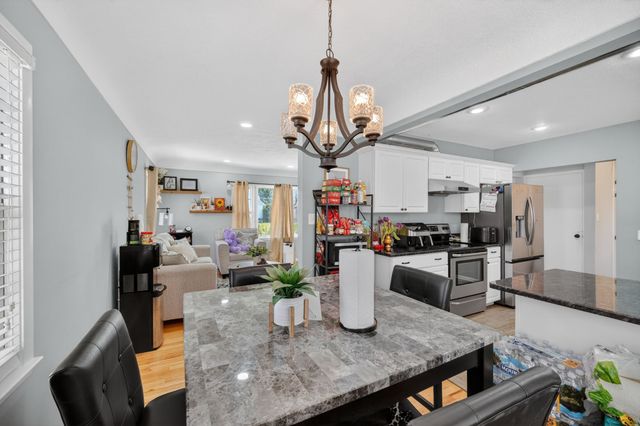 2306 48th Place, Des Moines, IA 50310