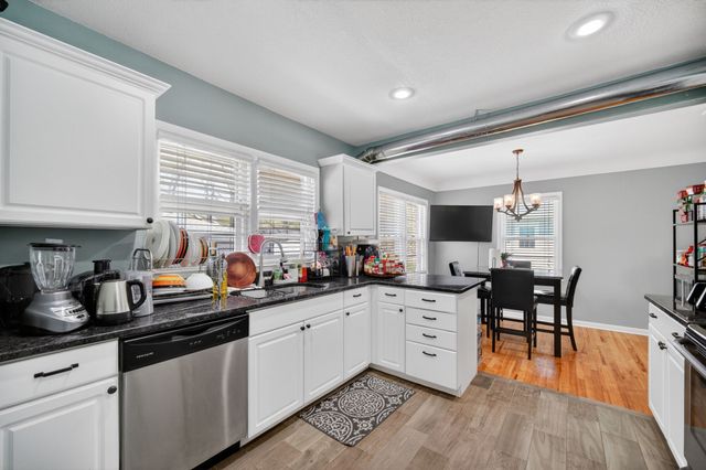 2306 48th Place, Des Moines, IA 50310