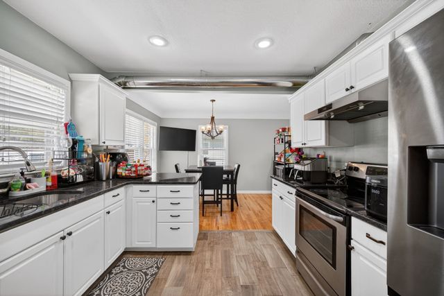 2306 48th Place, Des Moines, IA 50310
