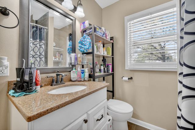 2306 48th Place, Des Moines, IA 50310
