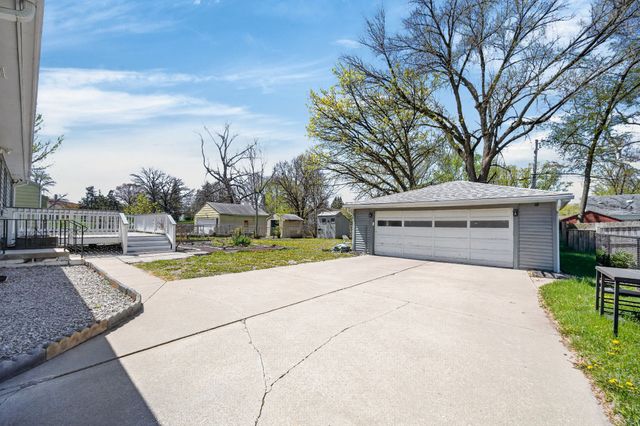 2306 48th Place, Des Moines, IA 50310