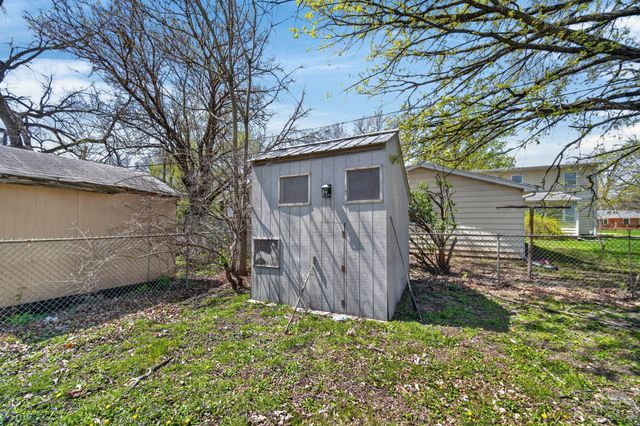 2306 48th Place, Des Moines, IA 50310