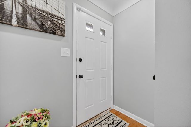 2306 48th Place, Des Moines, IA 50310