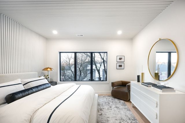 129 Withington Rd 129, Newton, MA 02460