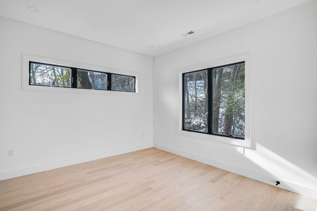 129 Withington Rd 129, Newton, MA 02460