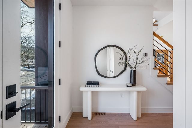 129 Withington Rd 129, Newton, MA 02460