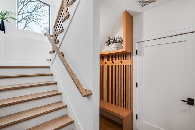 129 Withington Rd 129, Newton, MA 02460