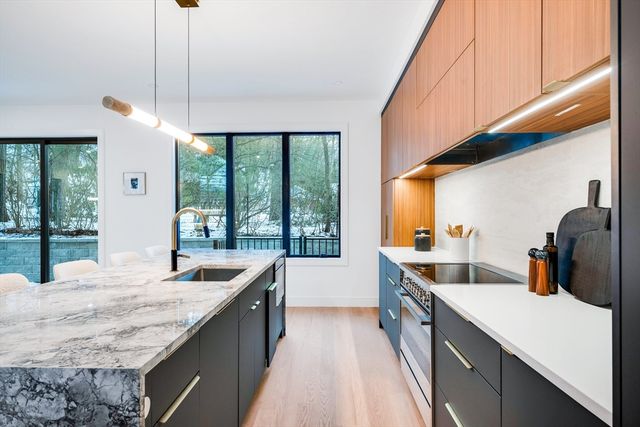 129 Withington Rd 129, Newton, MA 02460