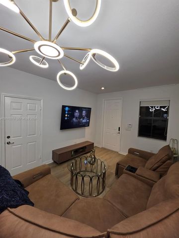 8681 NW 98th Avenue 8681, Doral, FL 33178