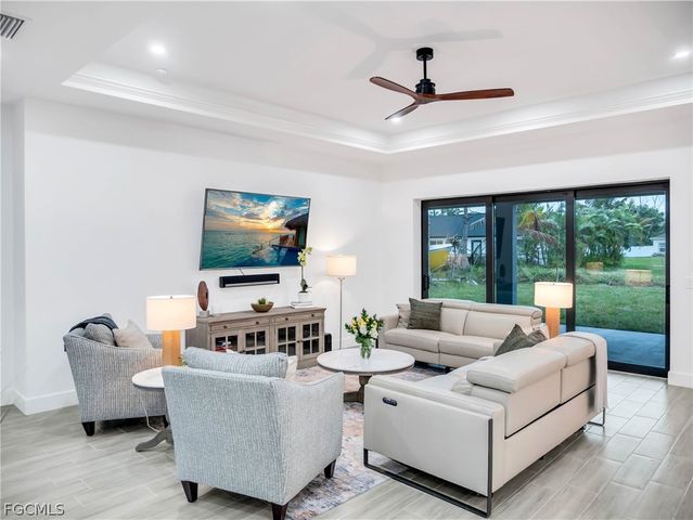 1819 SW 11th ST, Cape Coral, FL 33991