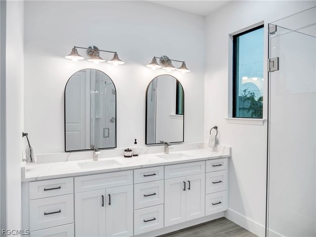 1819 SW 11th ST, Cape Coral, FL 33991