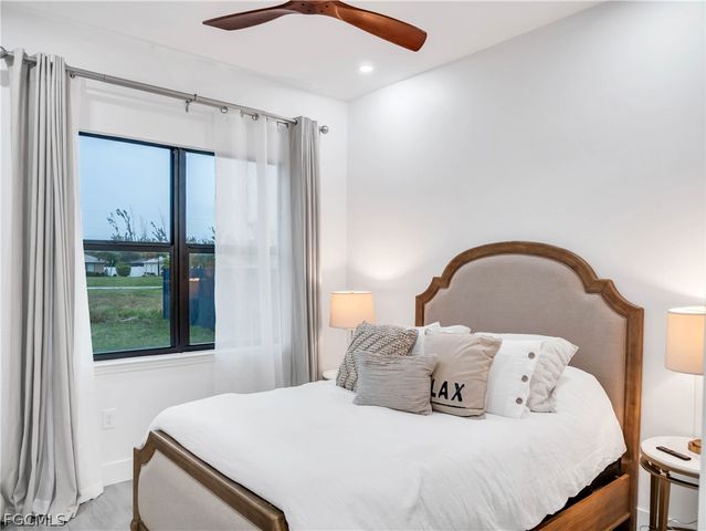 1819 SW 11th ST, Cape Coral, FL 33991