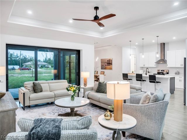 1819 SW 11th ST, Cape Coral, FL 33991