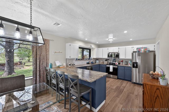 19132 E Summer Lane, Claremore, OK 74017