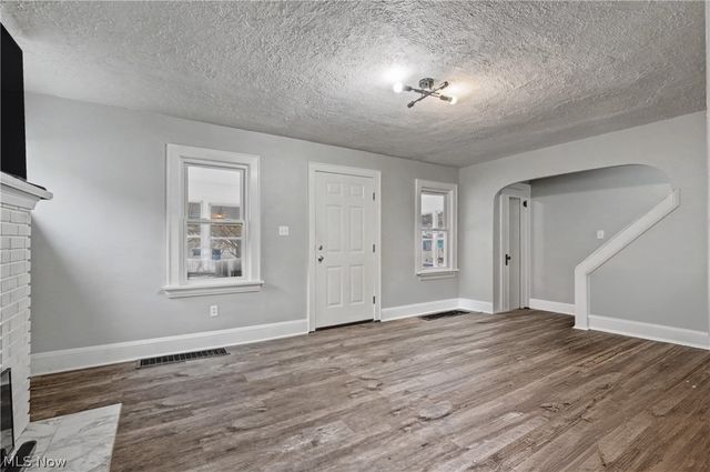 1364 Arnold Avenue, Akron, OH 44305