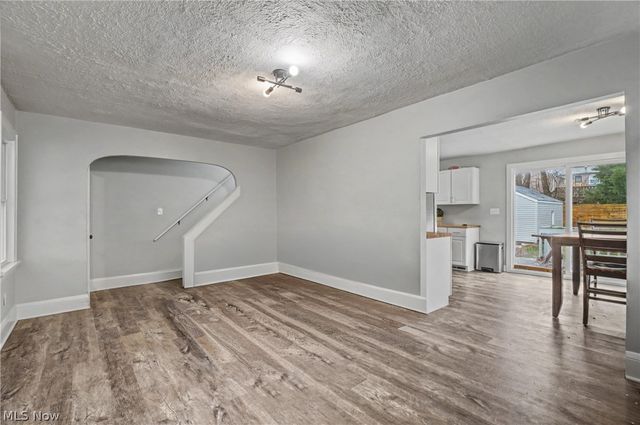 1364 Arnold Avenue, Akron, OH 44305