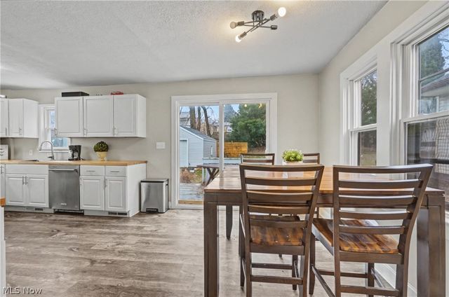 1364 Arnold Avenue, Akron, OH 44305