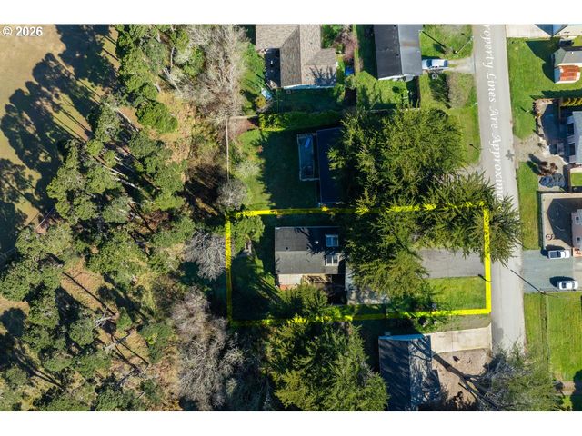 1260 JACKSON Ave Sw, Bandon, OR 97411