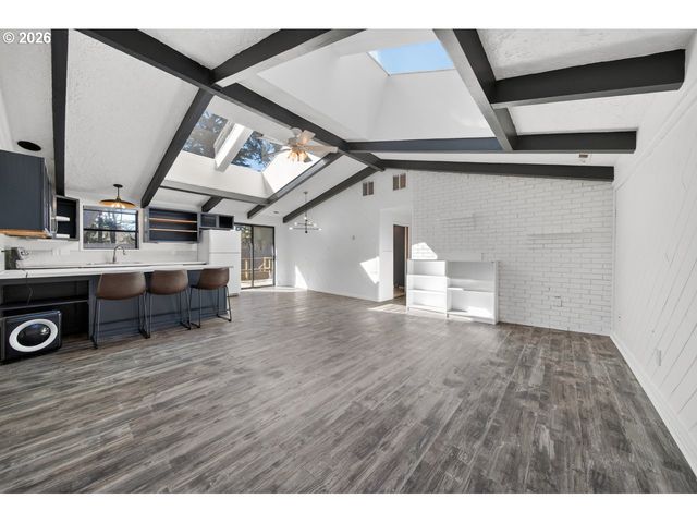 1260 JACKSON Ave Sw, Bandon, OR 97411