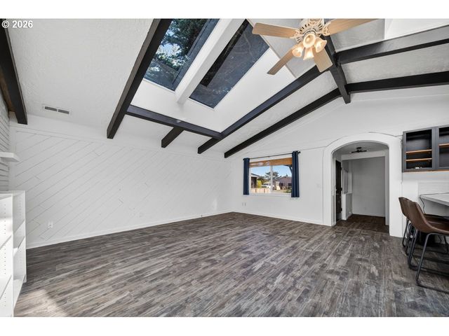 1260 JACKSON Ave Sw, Bandon, OR 97411