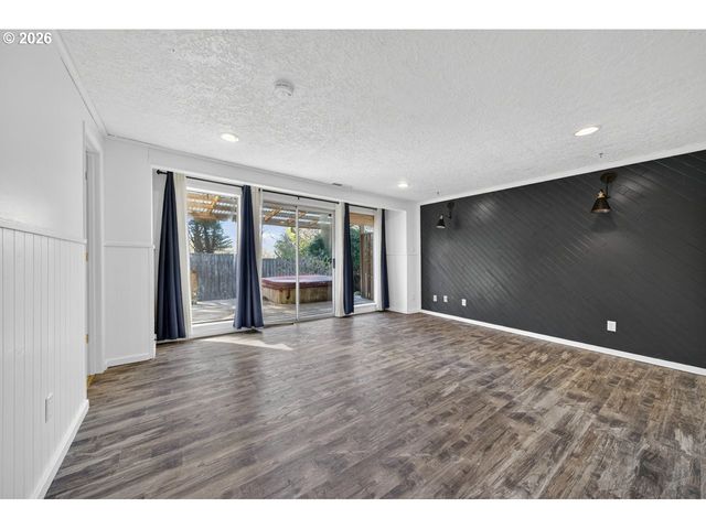 1260 JACKSON Ave Sw, Bandon, OR 97411