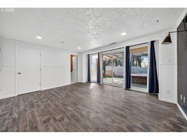 1260 JACKSON Ave Sw, Bandon, OR 97411