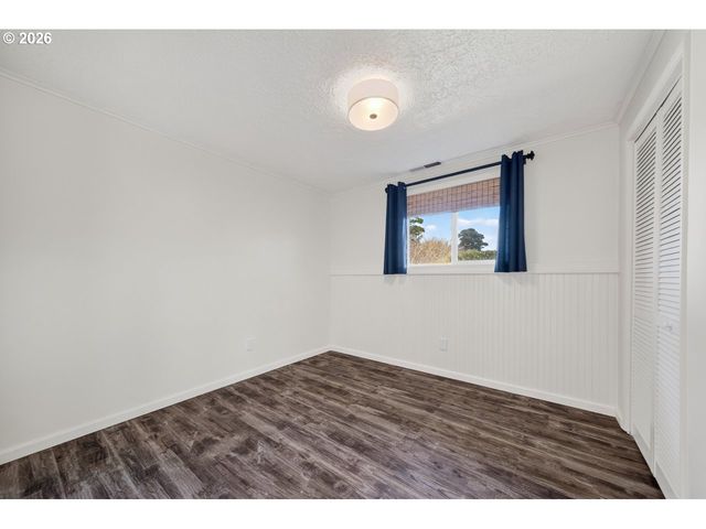 1260 JACKSON Ave Sw, Bandon, OR 97411