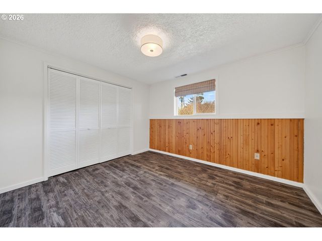 1260 JACKSON Ave Sw, Bandon, OR 97411