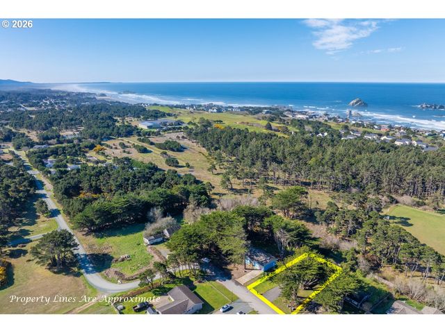 1260 JACKSON Ave Sw, Bandon, OR 97411