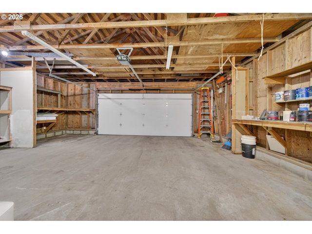 1260 JACKSON Ave Sw, Bandon, OR 97411