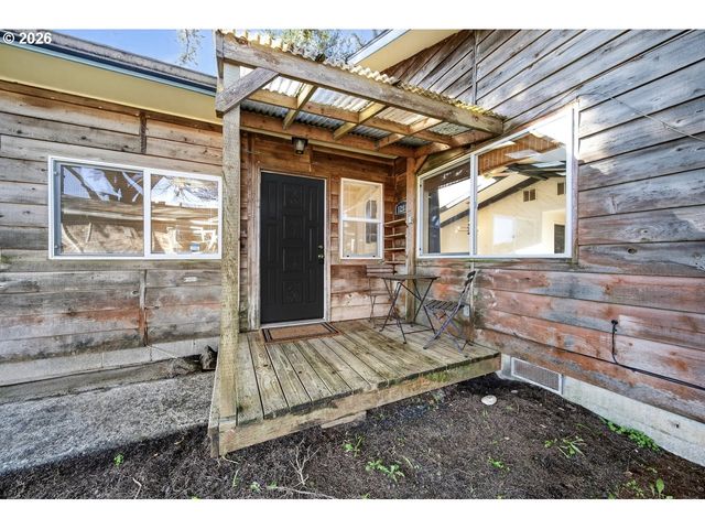 1260 JACKSON Ave Sw, Bandon, OR 97411