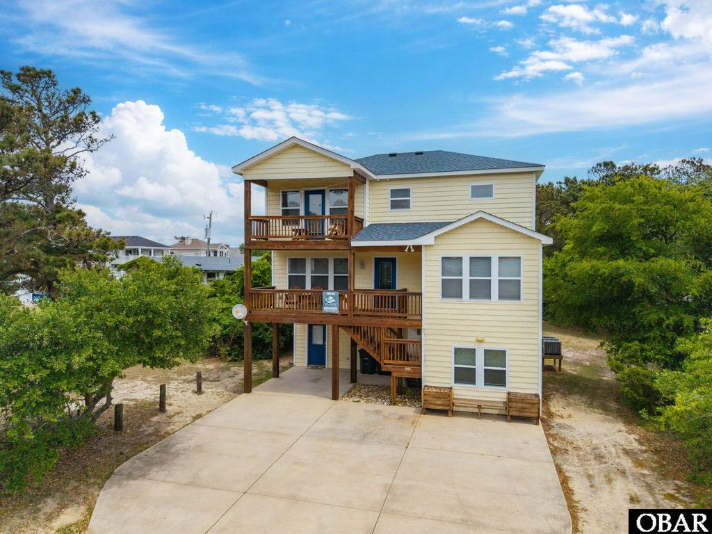 Image 1 of property listing at 3303 S Croatan Highway lot #3, Nags Head, NC 27959