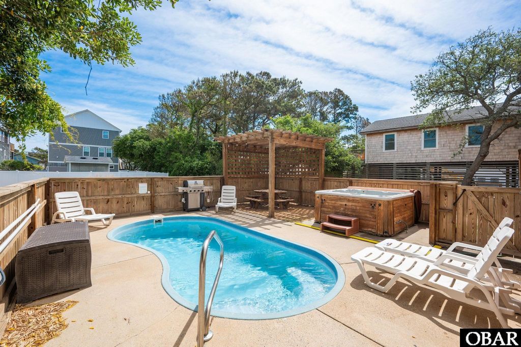 Image 3 of property listing at 3303 S Croatan Highway lot #3, Nags Head, NC 27959