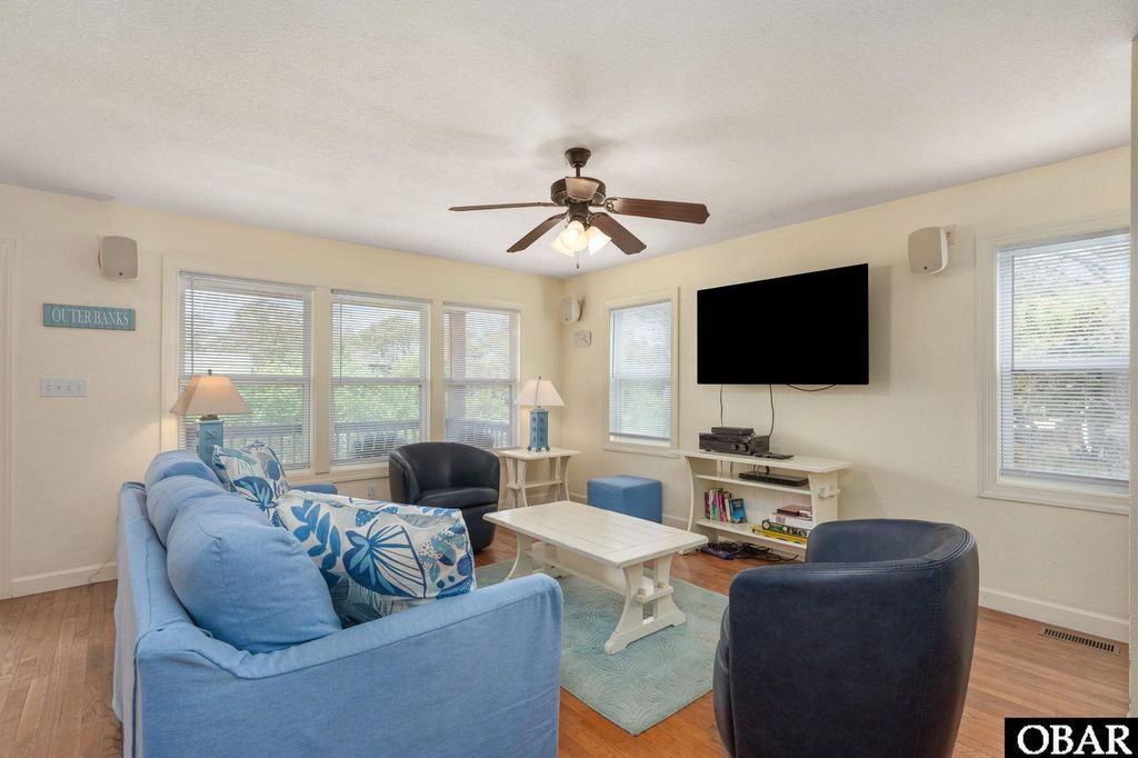 Image 9 of property listing at 3303 S Croatan Highway lot #3, Nags Head, NC 27959