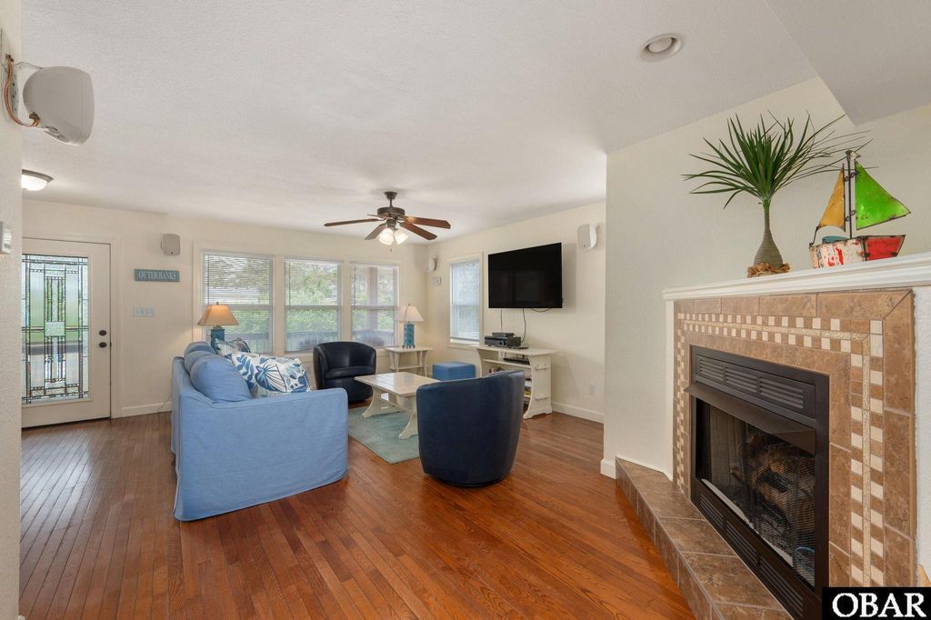 Image 10 of property listing at 3303 S Croatan Highway lot #3, Nags Head, NC 27959
