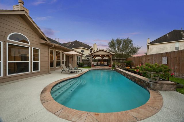 2939 Regata Run Drive, Friendswood, TX 77546