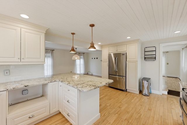 59 Billington Sea Road, Plymouth, MA 02360
