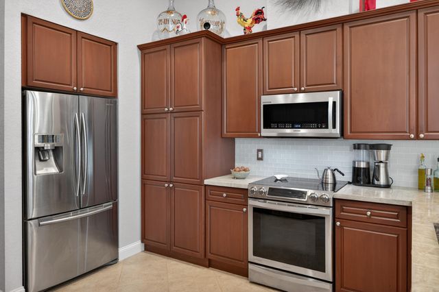 909 Stillwater Court, Weston, FL 33327