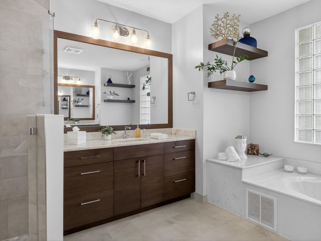 909 Stillwater Court, Weston, FL 33327