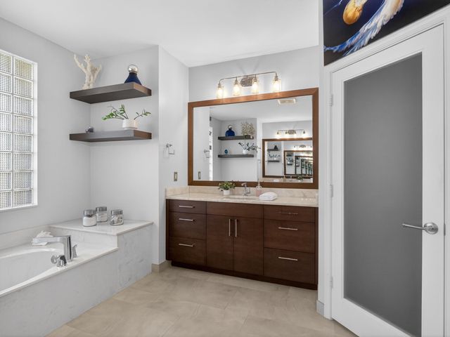 909 Stillwater Court, Weston, FL 33327