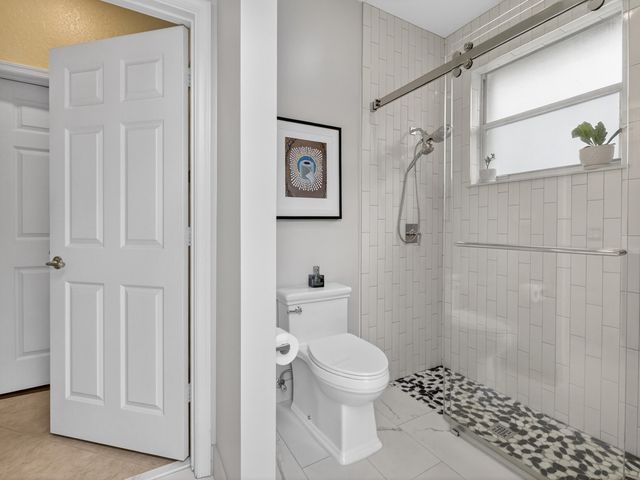 909 Stillwater Court, Weston, FL 33327