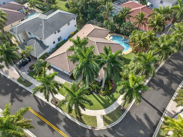 909 Stillwater Court, Weston, FL 33327