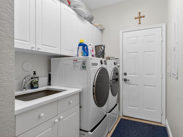 909 Stillwater Court, Weston, FL 33327