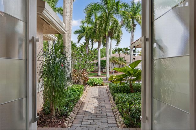 909 Stillwater Court, Weston, FL 33327