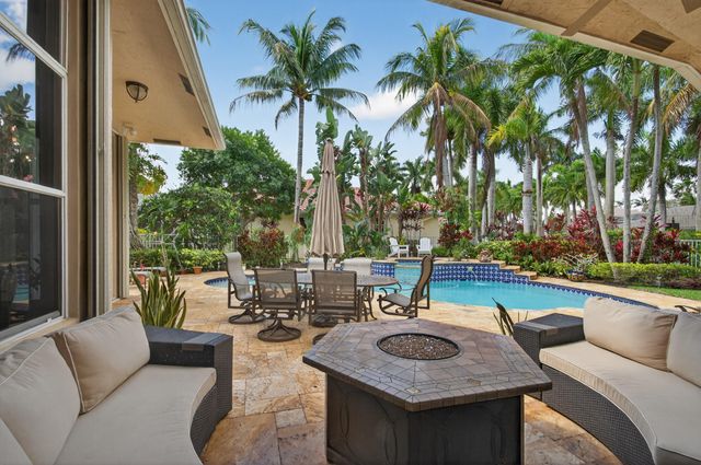 909 Stillwater Court, Weston, FL 33327