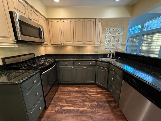 852 Dighton Lane N, Schaumburg, IL 60173