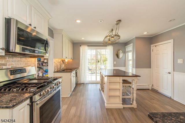 67 Ryerson Ave, Newton Town, NJ 07860