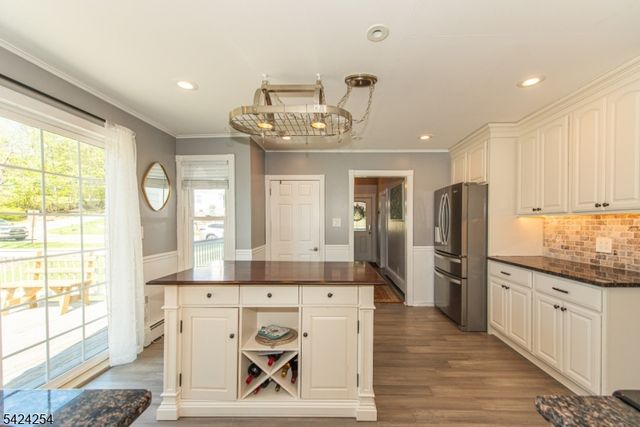 67 Ryerson Ave, Newton Town, NJ 07860