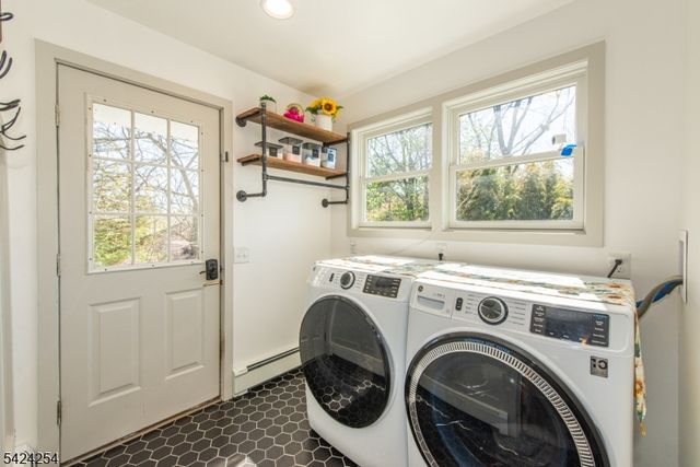 67 Ryerson Ave, Newton Town, NJ 07860